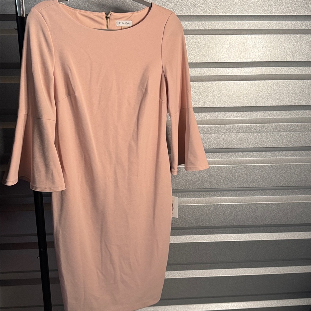 NWT Calvin Klein Bell Sleeve Dress, Size 6 - Picture 2 of 5